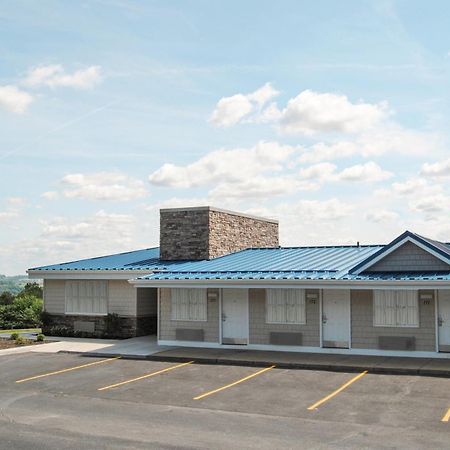 Americas Best Value Inn & Suites St Clairsville Wheeling St. Clairsville Bagian luar foto