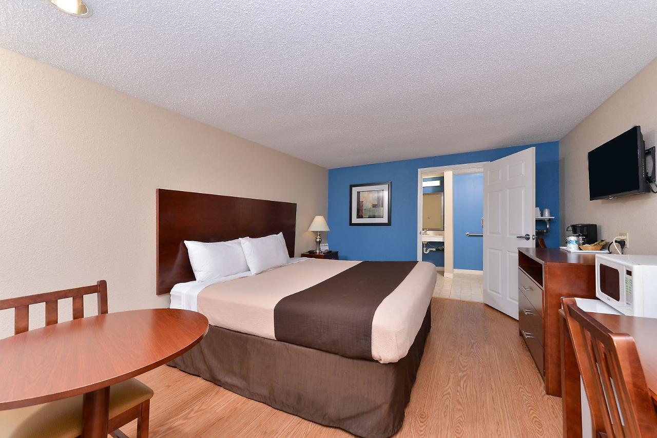 Americas Best Value Inn & Suites St Clairsville Wheeling St. Clairsville Bagian luar foto