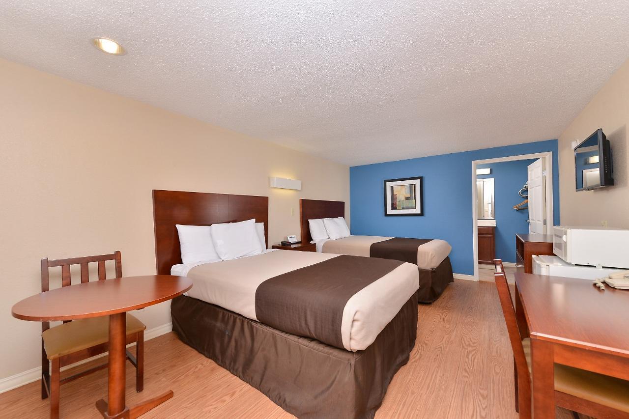 Americas Best Value Inn & Suites St Clairsville Wheeling St. Clairsville Bagian luar foto