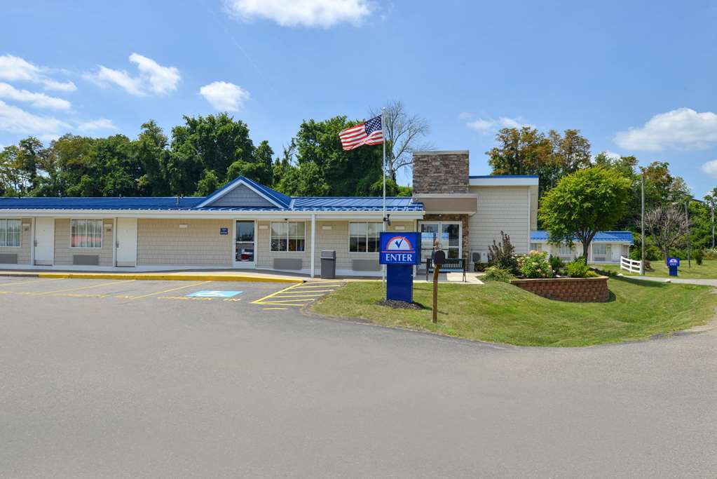 Americas Best Value Inn & Suites St Clairsville Wheeling St. Clairsville Bagian luar foto