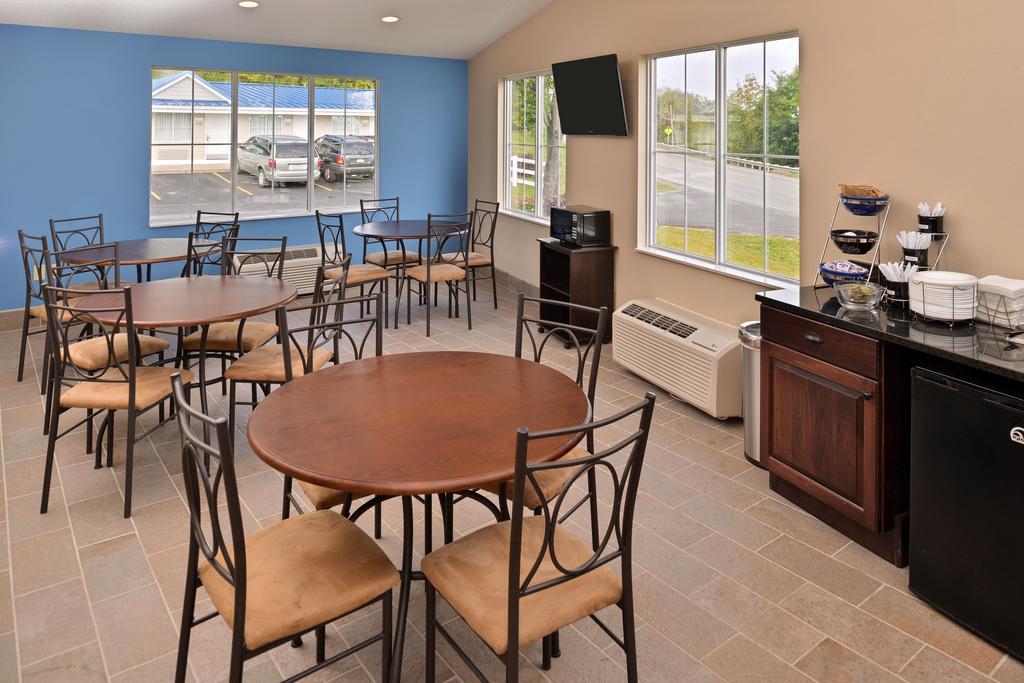 Americas Best Value Inn & Suites St Clairsville Wheeling St. Clairsville Bagian luar foto