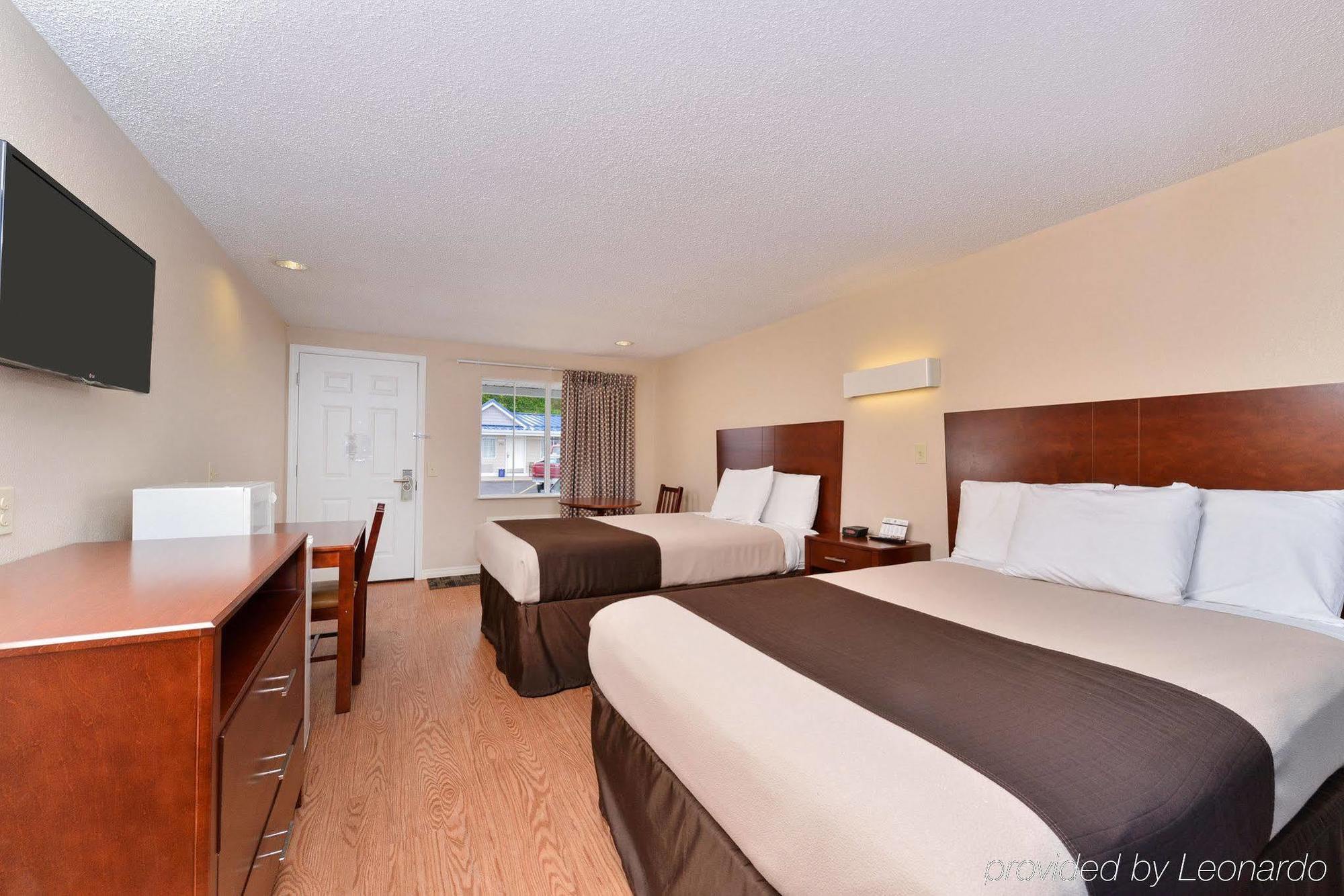 Americas Best Value Inn & Suites St Clairsville Wheeling St. Clairsville Bagian luar foto