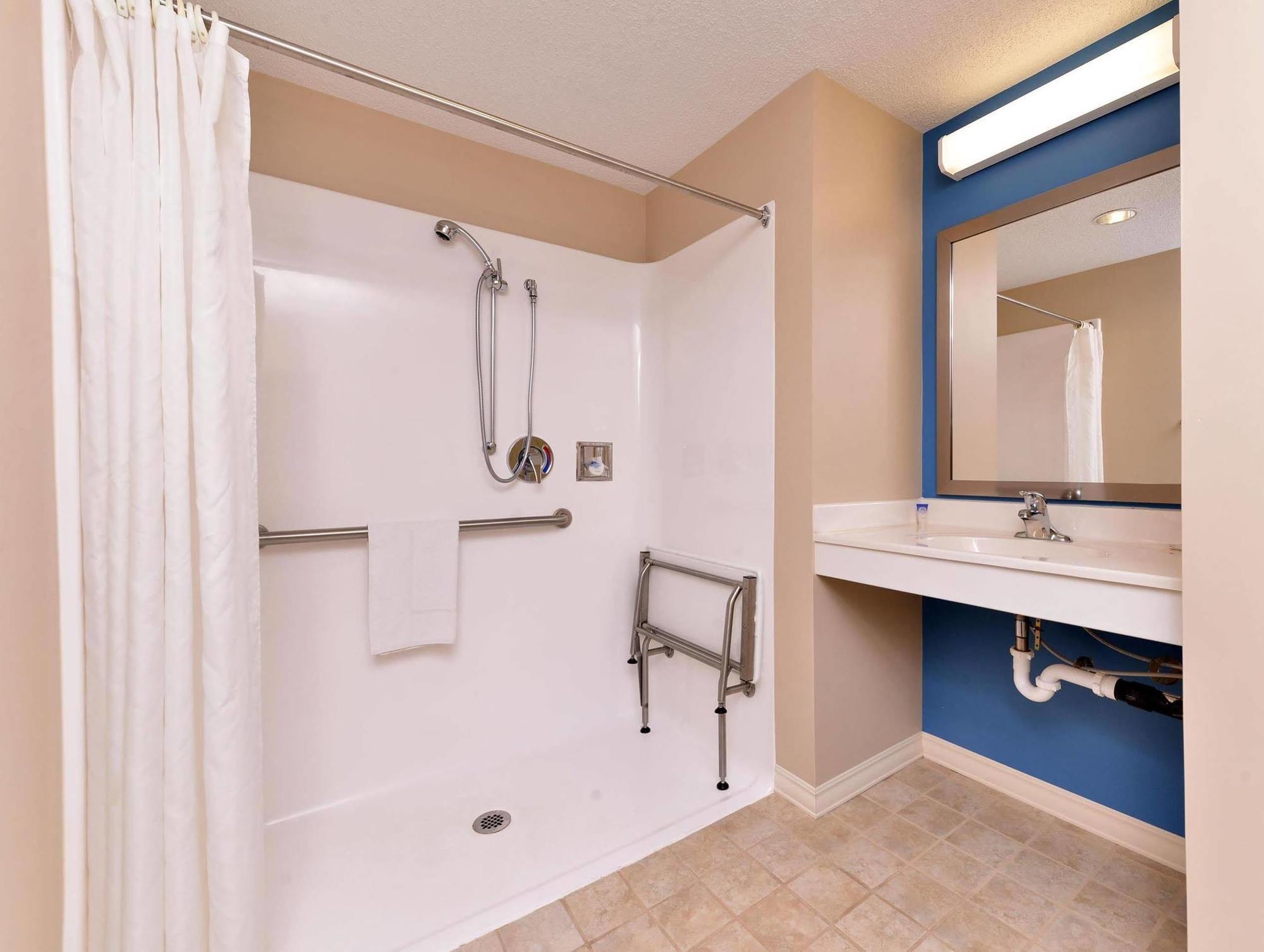 Americas Best Value Inn & Suites St Clairsville Wheeling St. Clairsville Bagian luar foto