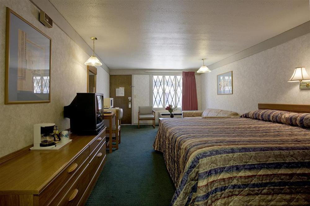 Americas Best Value Inn & Suites St Clairsville Wheeling St. Clairsville Ruang foto